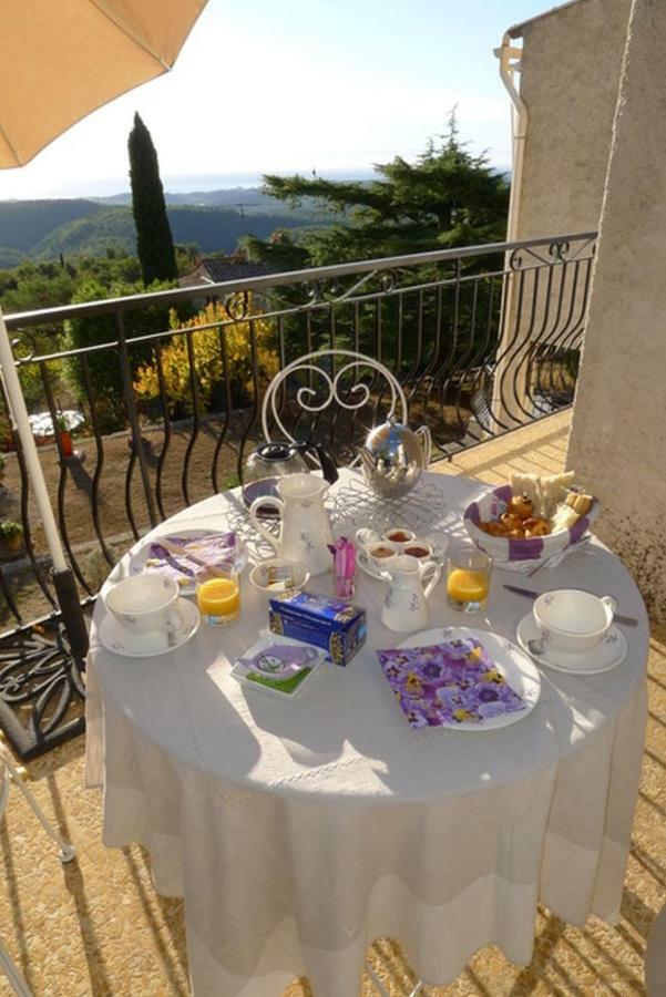 Bed and Breakfast La Tourrette Турретт-сюр-Лу Екстер'єр фото